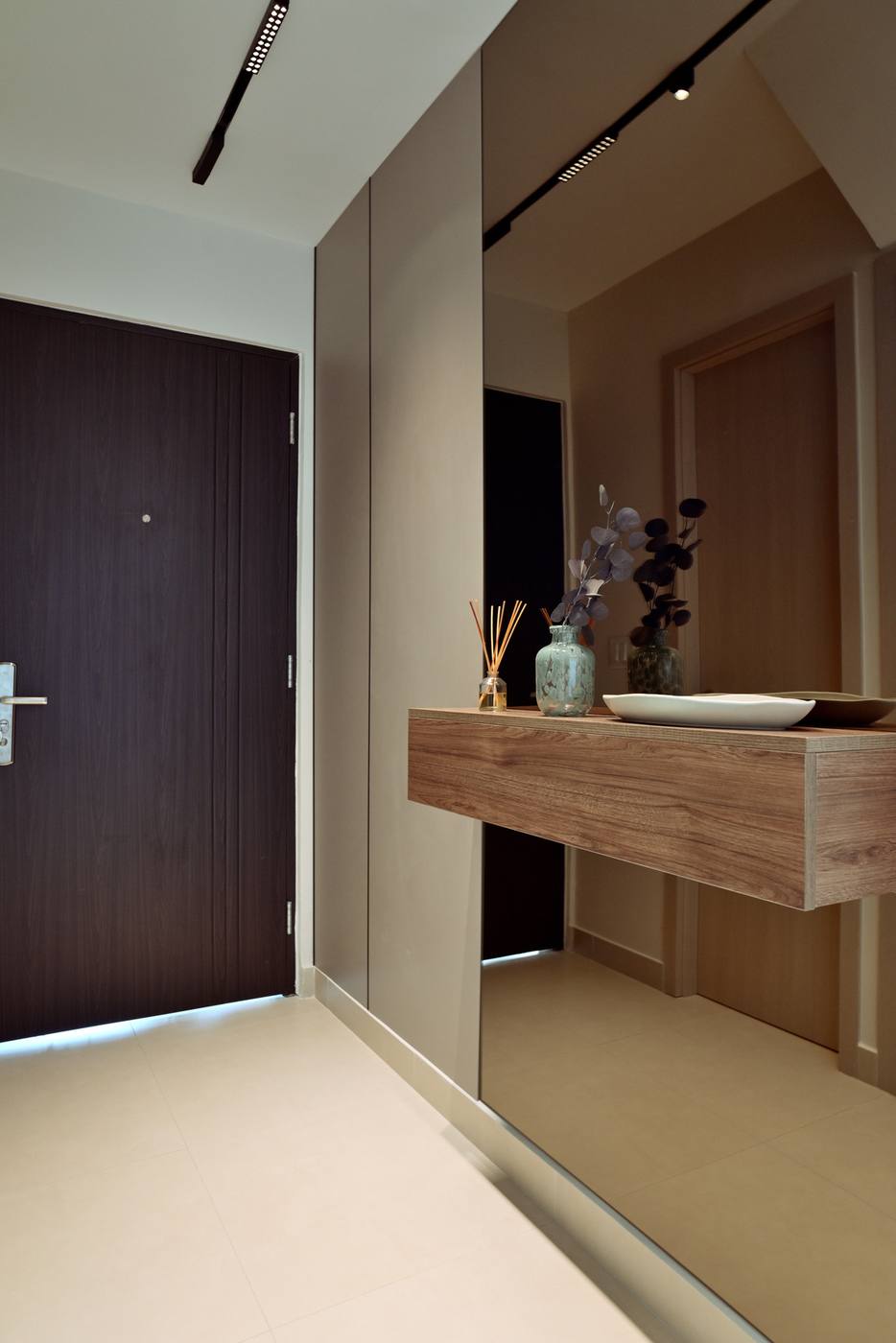 Casa Modelo, vestíbulo, escalera y antecuarto, foto 1